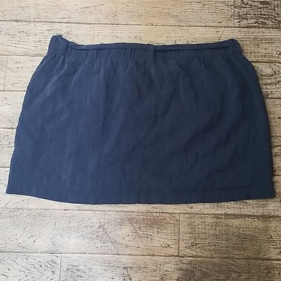 Old Navy Navy Soft Short Skirt with Pockets - Picture 2 of 5